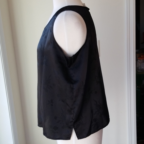 Liz Baker💋❤️ Petites Black Embossed Cami Tank - Picture 3 of 7